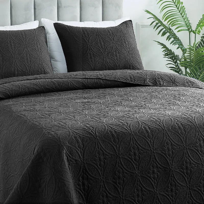 Sheet Sets with Multiple Pillowcase OptionsReversible Coverlet Bedding Set for All Season 3 Piece Sheet Sets with Multiple Pillowcase OptionsReversible Coverlet Bedding Set for All Season 3 Piece