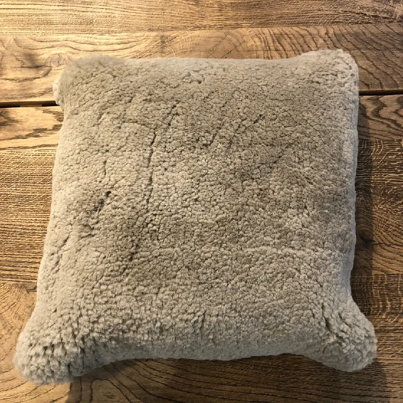Feather Pillows for a Luxurious SleepSuper Soft Taupe Sheepskin Cushion Cover 45x45cm Feather Pillows for a Luxurious SleepSuper Soft Taupe Sheepskin Cushion Cover 45x45cm