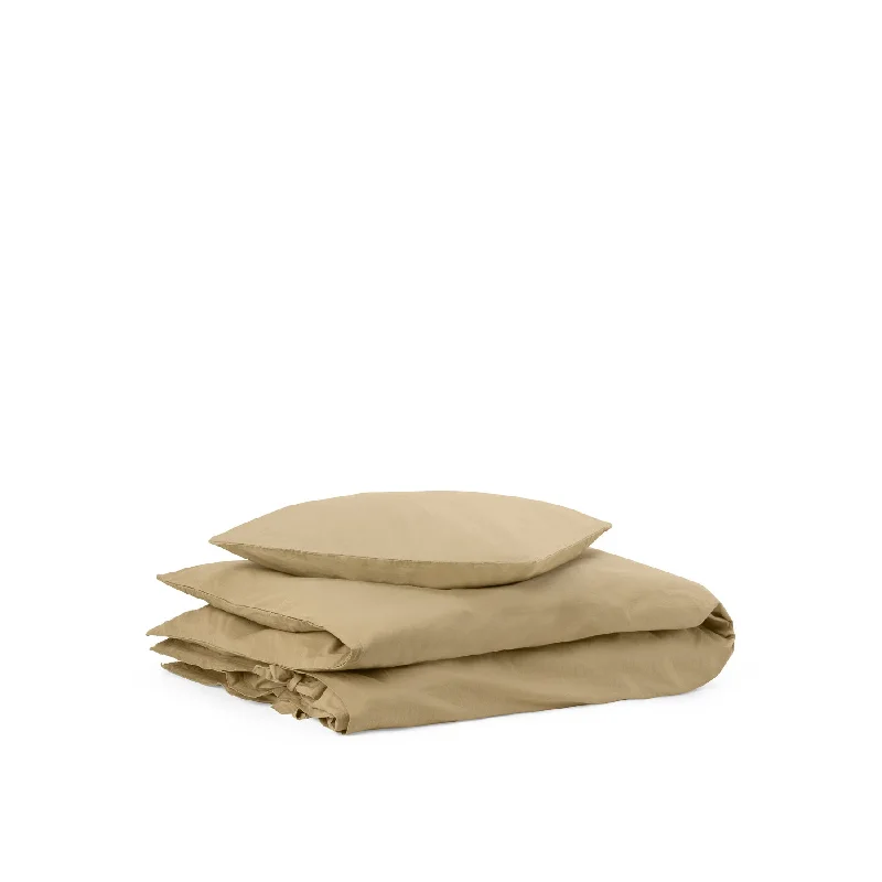 Moisture - Wicking Cotton Sheets for a Dry and Comfortable SleepDear April Junior Bedding - 100x140 / 40x45cm - Sandy Feet Moisture - Wicking Cotton Sheets for a Dry and Comfortable SleepDear April Junior Bedding - 100x140 / 40x45cm - Sandy Feet