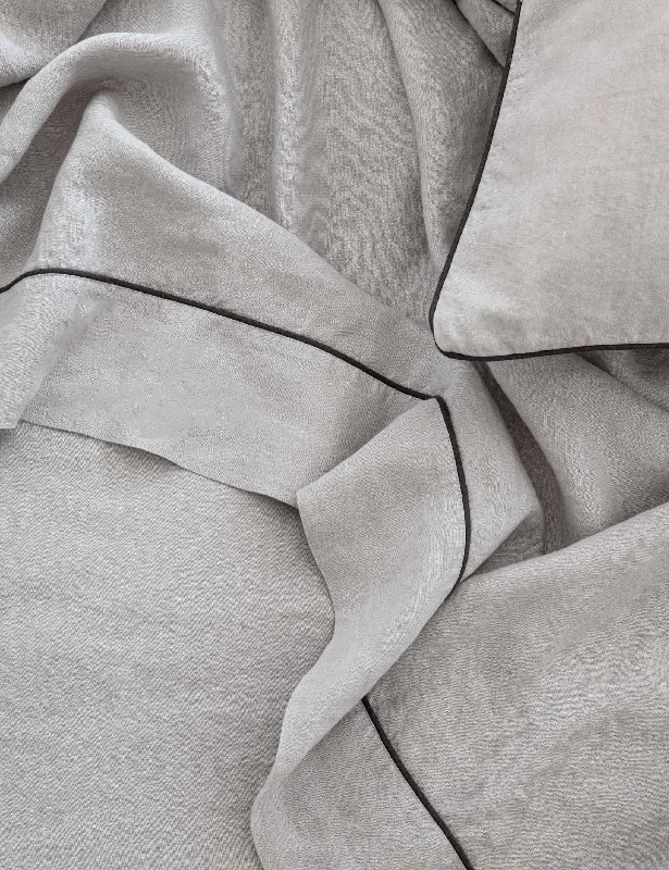 Thermal - Regulating Bamboo Sheets for All - Season ComfortEuropean Flax Piped Linen Flat Sheet by Cultiver Thermal - Regulating Bamboo Sheets for All - Season ComfortEuropean Flax Piped Linen Flat Sheet by Cultiver