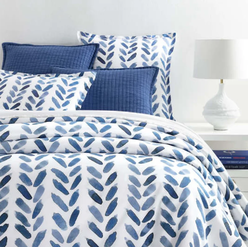 Full - size duvet covers suitable for full - sized beds in guest rooms or small bedroomsBlue Brush Duvet Full - size duvet covers suitable for full - sized beds in guest rooms or small bedroomsBlue Brush Duvet