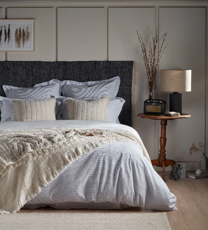 Embroidered duvet covers with intricate needlework for a luxurious touchBlue Seersucker Stripe 100% Cotton Duvet Cover Embroidered duvet covers with intricate needlework for a luxurious touchBlue Seersucker Stripe 100% Cotton Duvet Cover