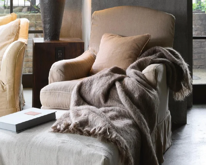 Fleece blankets for a cozy and plush textureBruno | Throw
