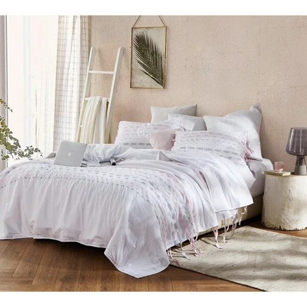 Full - size comforters suitable for full - sized beds in guest rooms or small bedroomsBYB Threads Textured Oversized Comforter - Gray/Pink Full - size comforters suitable for full - sized beds in guest rooms or small bedroomsBYB Threads Textured Oversized Comforter - Gray/Pink