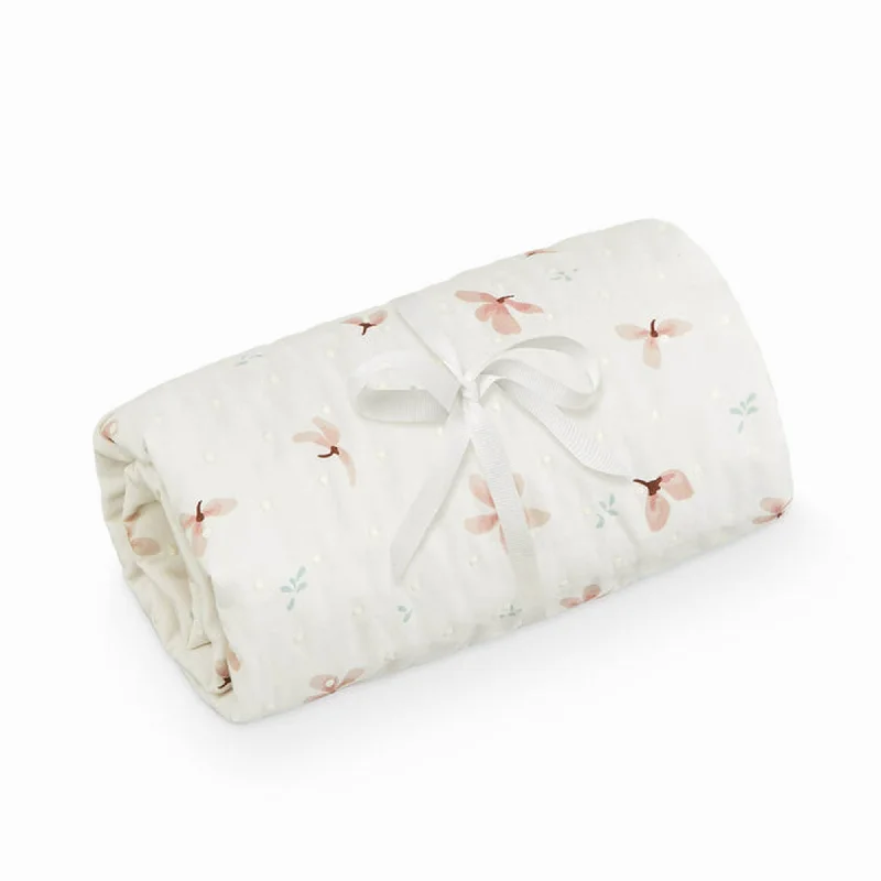 Silk blankets with a smooth and elegant touchCam Cam Copenhagen Newborn Blanket – Ocs Windflower Creme Silk blankets with a smooth and elegant touchCam Cam Copenhagen Newborn Blanket – Ocs Windflower Creme