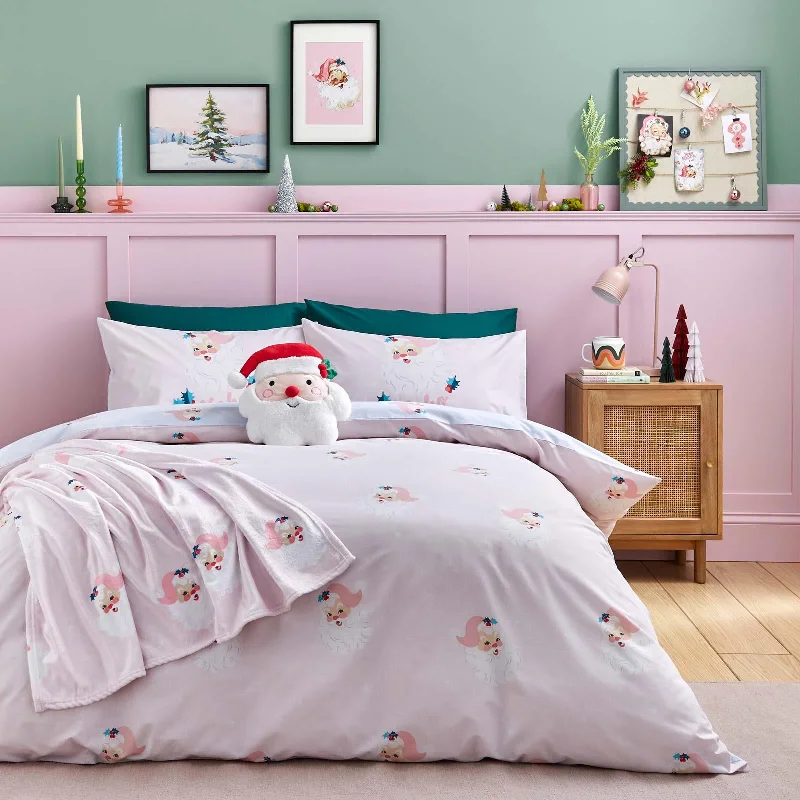 Tie - closure duvet covers with fabric ties for a more decorative and adjustable optionVintage Christmas Santa Duvet Cover Set Tie - closure duvet covers with fabric ties for a more decorative and adjustable optionVintage Christmas Santa Duvet Cover Set