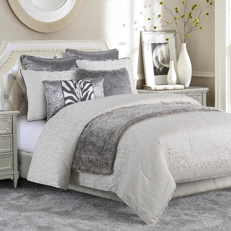 Duck down comforters with a softer feel and good warmth retentionCeleste Comforter Set Duck down comforters with a softer feel and good warmth retentionCeleste Comforter Set