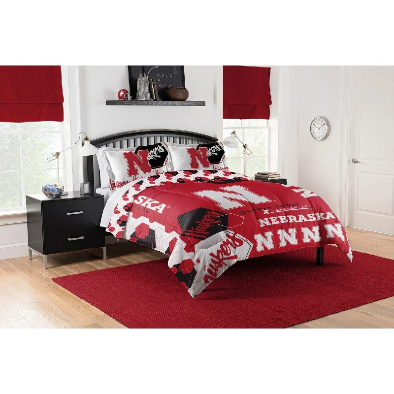 Cotton - filled comforters for a breathable and natural sleep experienceCOL 849 Nebraska Hexagon Take F/Q Comforter Set Cotton - filled comforters for a breathable and natural sleep experienceCOL 849 Nebraska Hexagon Take F/Q Comforter Set