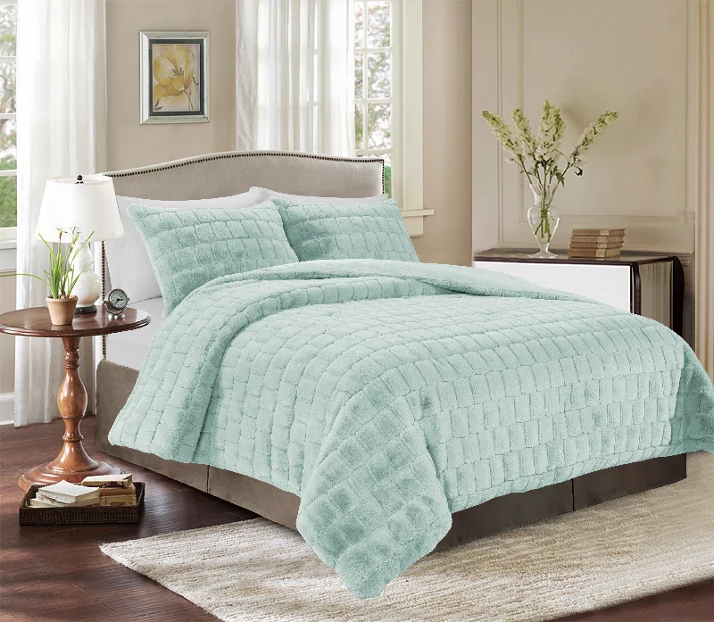 Full - size comforters suitable for full - sized beds in guest rooms or small bedroomsElegant Comfort Fluffy 3-Piece Faux Rabbit Fur Comforter Set Full - size comforters suitable for full - sized beds in guest rooms or small bedroomsElegant Comfort Fluffy 3-Piece Faux Rabbit Fur Comforter Set