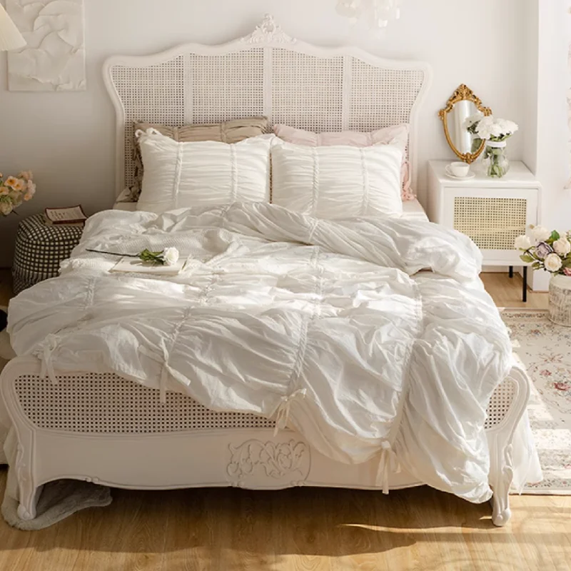 Button - closure duvet covers for a classic and secure fasteningCoquette Ruffle Ribbon Ties Duvet Cover / White Button - closure duvet covers for a classic and secure fasteningCoquette Ruffle Ribbon Ties Duvet Cover / White