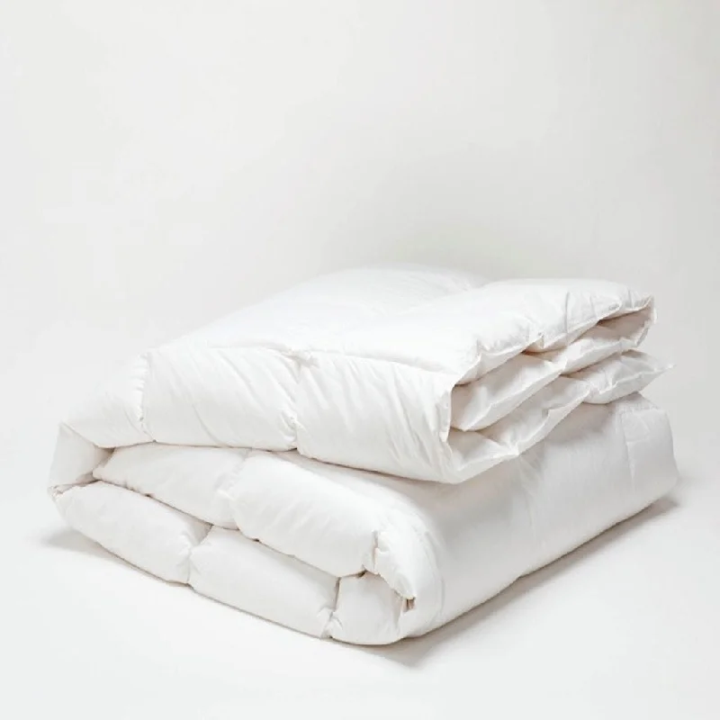 Microfiber - filled comforters that are lightweight and easy to care forWinter Weight Down Duvet Insert Microfiber - filled comforters that are lightweight and easy to care forWinter Weight Down Duvet Insert