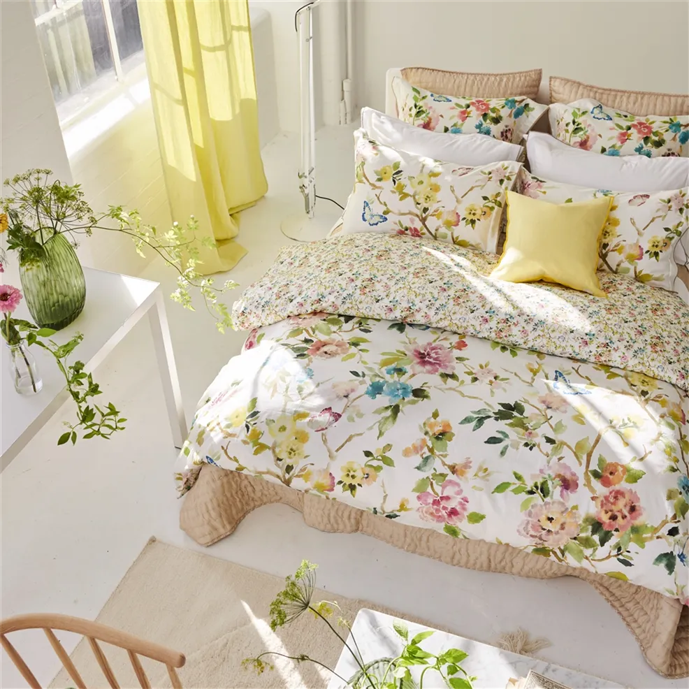 Ombre - colored duvet covers with a gradient effect for a trendy and unique styleDesigners Guild Fiore D'Acqua Peony Duvet Ombre - colored duvet covers with a gradient effect for a trendy and unique styleDesigners Guild Fiore D'Acqua Peony Duvet