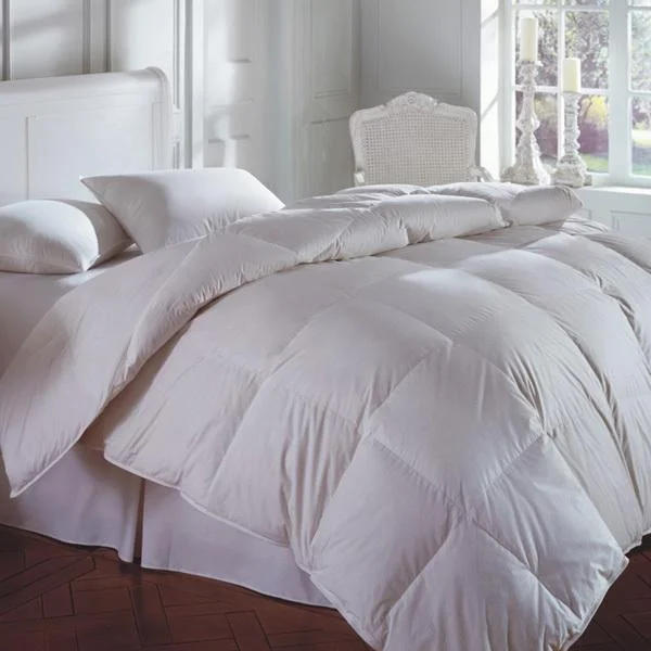 Latex - filled comforters with a bouncy texture and good supportCascada Summit White Goose Down Comforter by Downright Latex - filled comforters with a bouncy texture and good supportCascada Summit White Goose Down Comforter by Downright