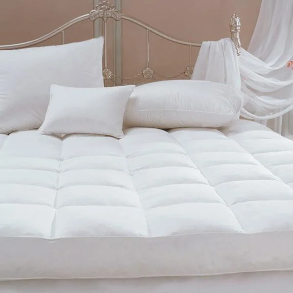 King - size comforters to fit large king - sized beds perfectlyDeluxe Featherbed by Downright King - size comforters to fit large king - sized beds perfectlyDeluxe Featherbed by Downright