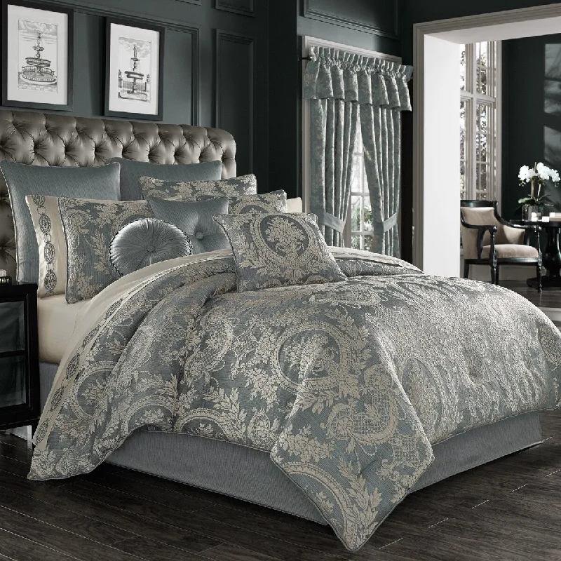Full - size comforters suitable for full - sized beds in guest rooms or small bedroomsFive Queens Court Nadine Comforter Set Full - size comforters suitable for full - sized beds in guest rooms or small bedroomsFive Queens Court Nadine Comforter Set