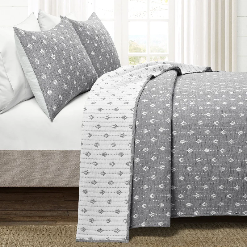 Goose down comforters known for their superior quality and insulationHygge Kantha Pick Stitch Yarn Dyed Cotton Jacquard Quilt/Coverlet Set Goose down comforters known for their superior quality and insulationHygge Kantha Pick Stitch Yarn Dyed Cotton Jacquard Quilt/Coverlet Set