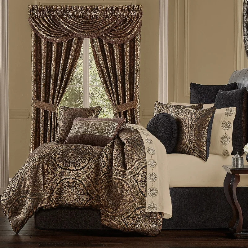 Full - size comforters suitable for full - sized beds in guest rooms or small bedroomsJ. Queen New York Jordan Comforter Set Full - size comforters suitable for full - sized beds in guest rooms or small bedroomsJ. Queen New York Jordan Comforter Set