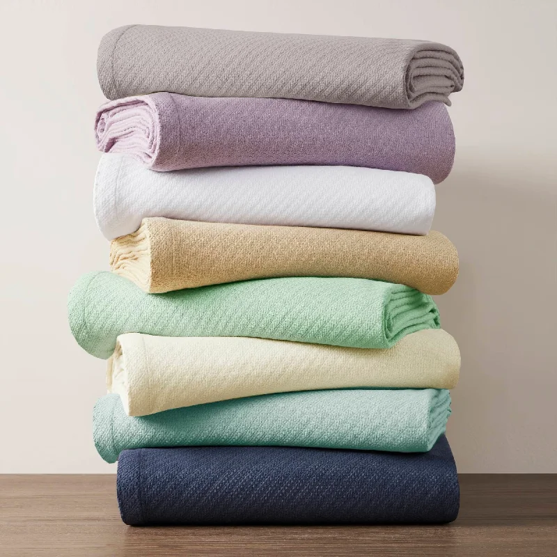 Acrylic blankets for a soft and affordable alternativeMadison Park Liquid Solid Colored Woven Cotton Blanket Acrylic blankets for a soft and affordable alternativeMadison Park Liquid Solid Colored Woven Cotton Blanket