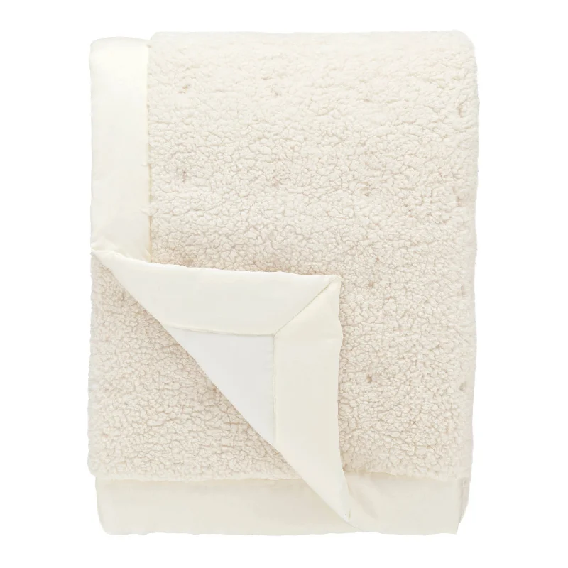 Mohair blankets with a unique sheen and softnessMarshmallow Fleece Ivory Puff Throw Mohair blankets with a unique sheen and softnessMarshmallow Fleece Ivory Puff Throw