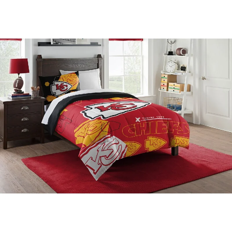 Silk - filled comforters for a luxurious and smooth touchNFL 862 Chiefs Hexagon Twin Comforter Silk - filled comforters for a luxurious and smooth touchNFL 862 Chiefs Hexagon Twin Comforter