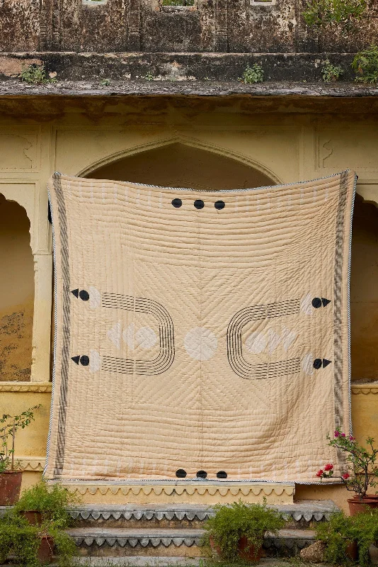 Silk - filled comforters for a luxurious and smooth touchPrairie Quilt (Reverse)