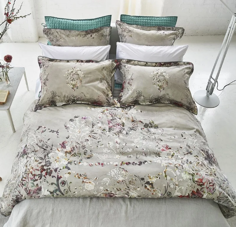 Egyptian cotton duvet covers for a luxurious and soft feelOsaria Dove Duvet Cover