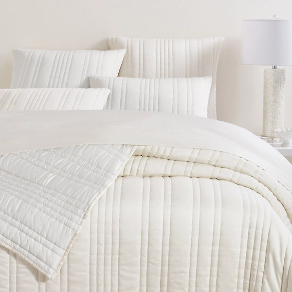 Allergy - friendly duvet covers for bedrooms with sensitive air qualityPine Cone Hill Blissful Bamboo Pearl/Silver Quilt Allergy - friendly duvet covers for bedrooms with sensitive air qualityPine Cone Hill Blissful Bamboo Pearl/Silver Quilt