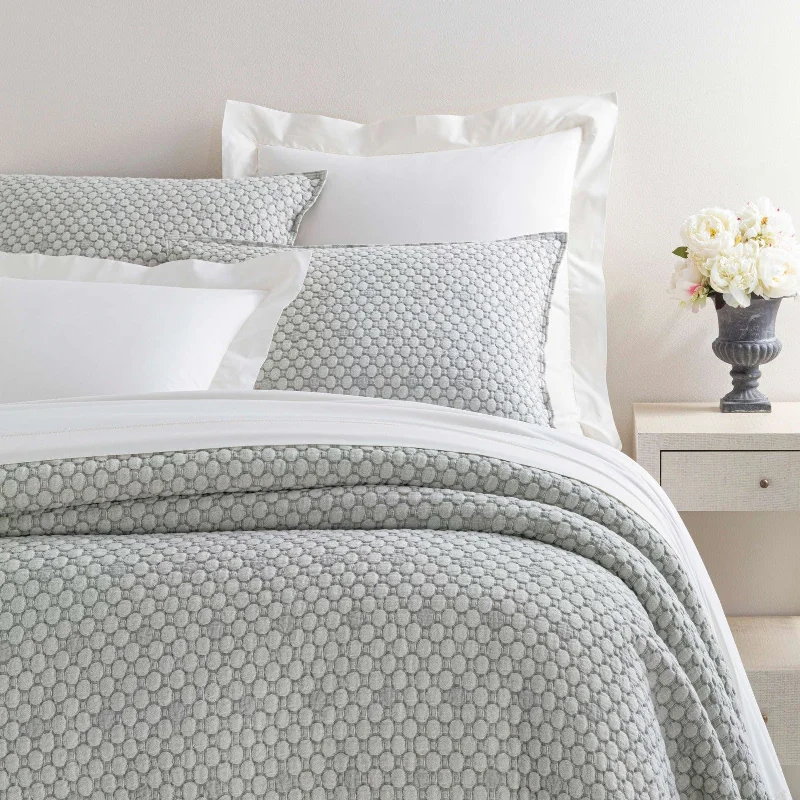 Linen duvet covers with a natural texture and breathabilityPine Cone Hill Lodi Matelasse Coverlet Linen duvet covers with a natural texture and breathabilityPine Cone Hill Lodi Matelasse Coverlet