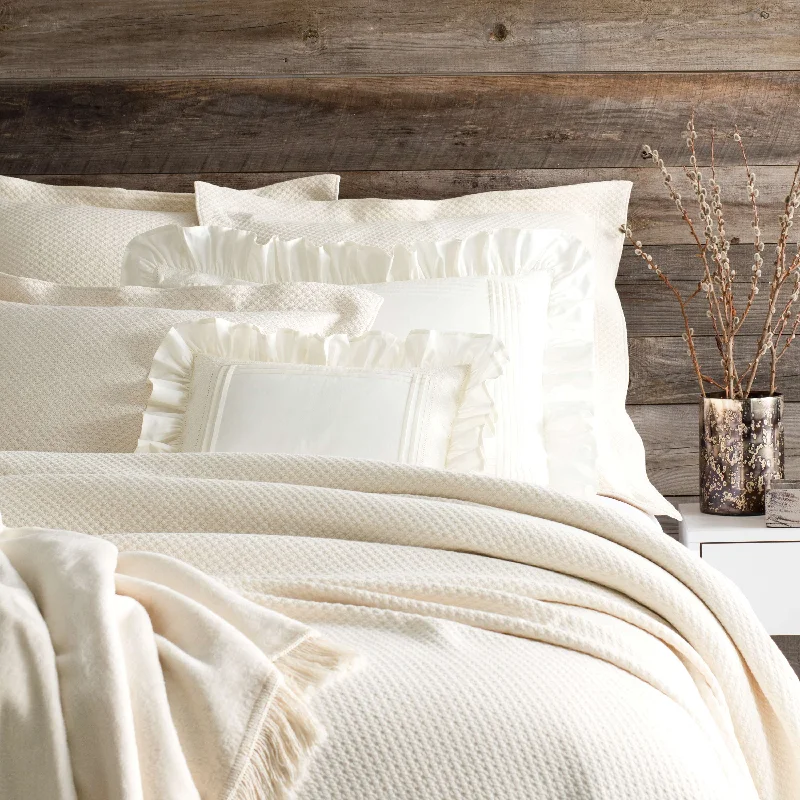 Paisley - printed duvet covers for an exotic and elegant appearancePine Cone Hill Petite Trellis Matelasse Coverlet Paisley - printed duvet covers for an exotic and elegant appearancePine Cone Hill Petite Trellis Matelasse Coverlet