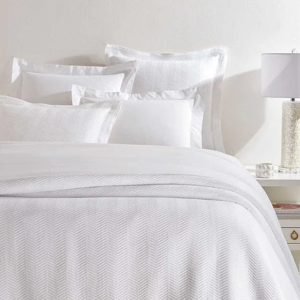 Teen - room duvet covers with trendy and age - appropriate patternsPine Cone Hill Winnie Matelasse Coverlet Teen - room duvet covers with trendy and age - appropriate patternsPine Cone Hill Winnie Matelasse Coverlet