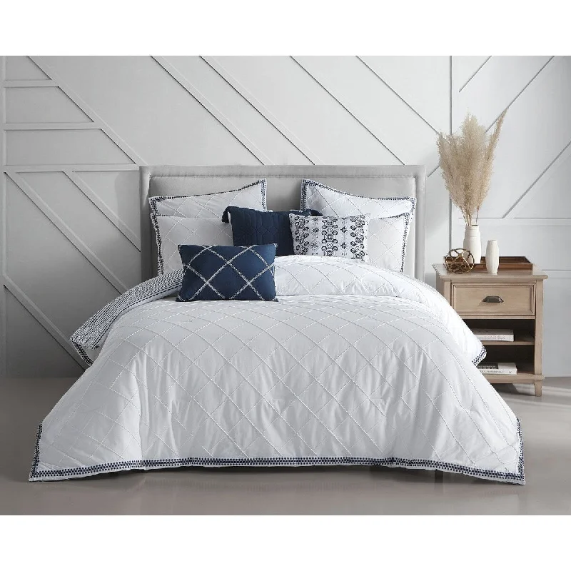 Duck down comforters with a softer feel and good warmth retentionPintuck Eyelet 3 Piece Comforter Set Duck down comforters with a softer feel and good warmth retentionPintuck Eyelet 3 Piece Comforter Set