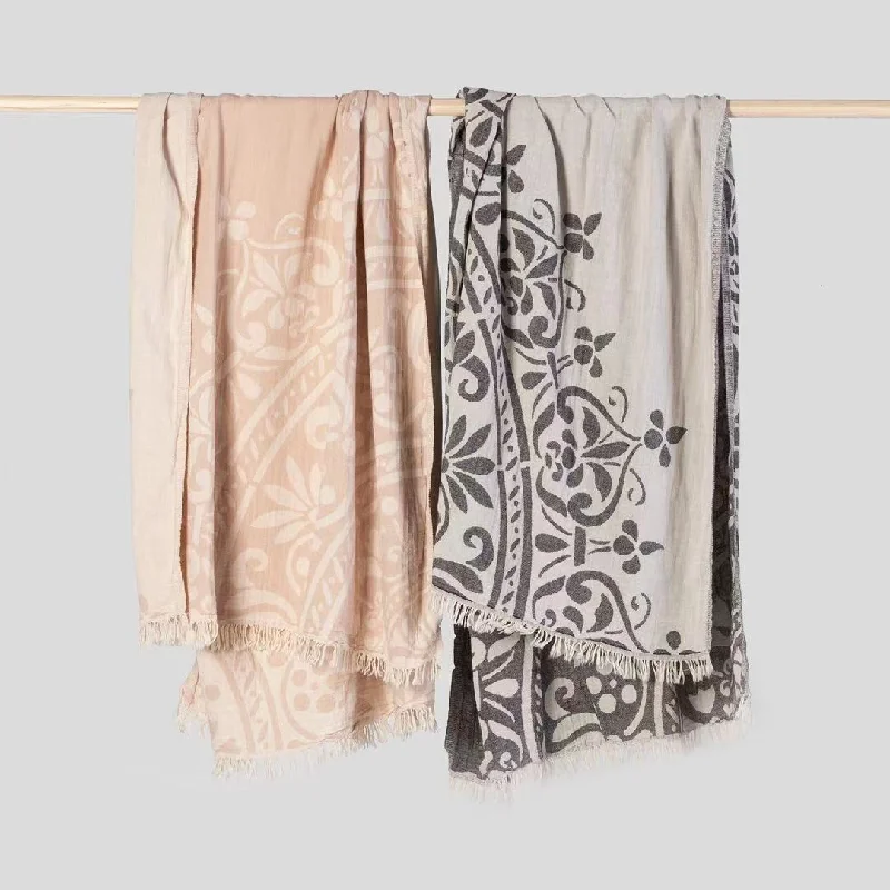 Silk blankets with a smooth and elegant touchTurkish Towel (assorted pattern)