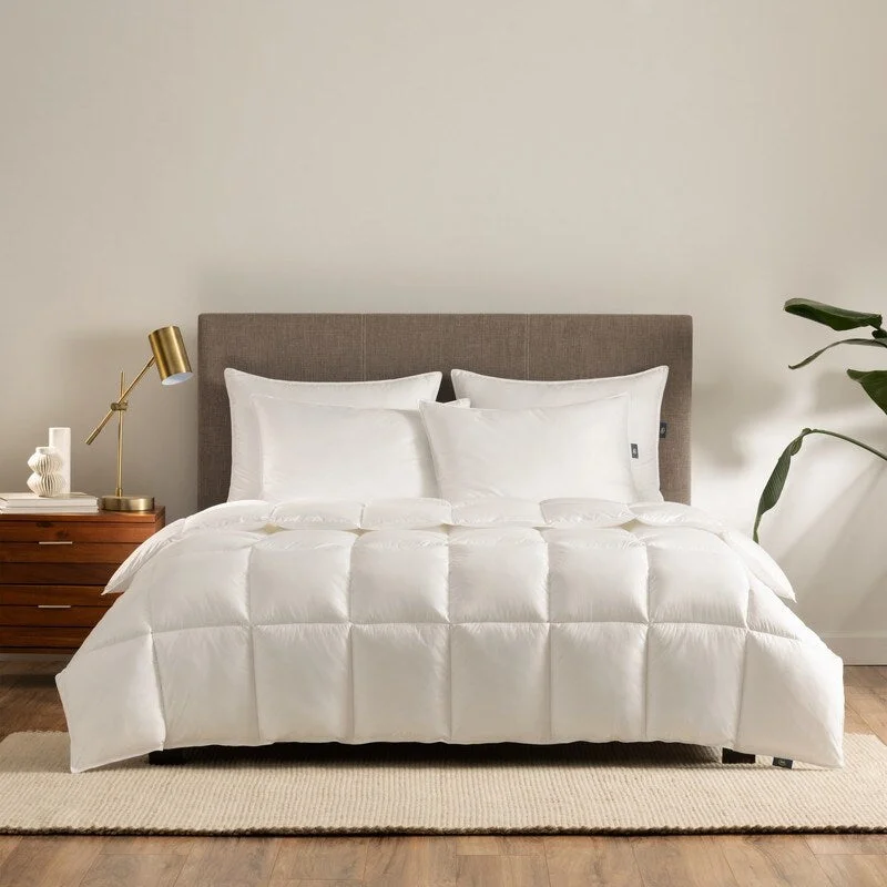 Down - filled comforters for supreme warmth and lightnessSerta Down Illusion Lightweight Comforter, Down Alternative Duvet Insert Down - filled comforters for supreme warmth and lightnessSerta Down Illusion Lightweight Comforter, Down Alternative Duvet Insert