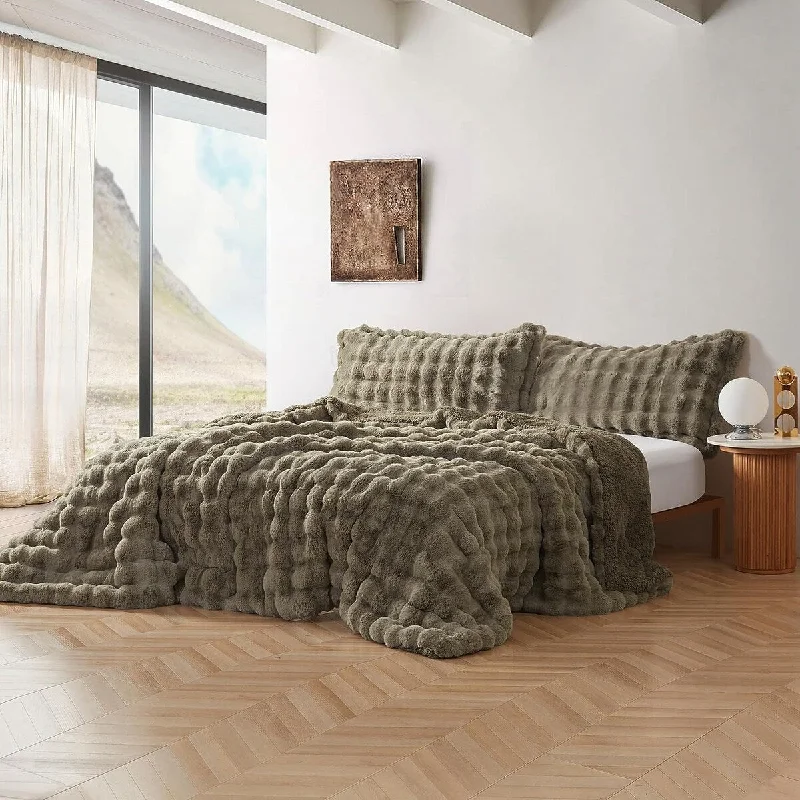 King - size comforters to fit large king - sized beds perfectlySnowball Chunky Bunny - Coma Inducer® Oversized Comforter Set - Olive Earth King - size comforters to fit large king - sized beds perfectlySnowball Chunky Bunny - Coma Inducer® Oversized Comforter Set - Olive Earth