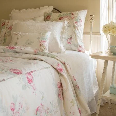 Full - size duvet covers suitable for full - sized beds in guest rooms or small bedroomsTaylor Linens Shore Rose Cream Duvet Full - size duvet covers suitable for full - sized beds in guest rooms or small bedroomsTaylor Linens Shore Rose Cream Duvet