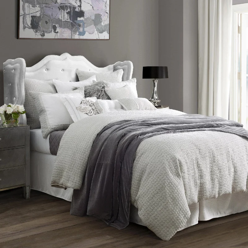 Bamboo - fiber - filled comforters with antibacterial and breathable qualitiesWilshire Comforter Set